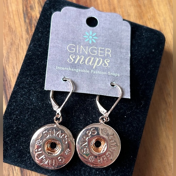 NWT Ginger Snap Lever-back Rose Gold Earrings - Picture 2 of 3